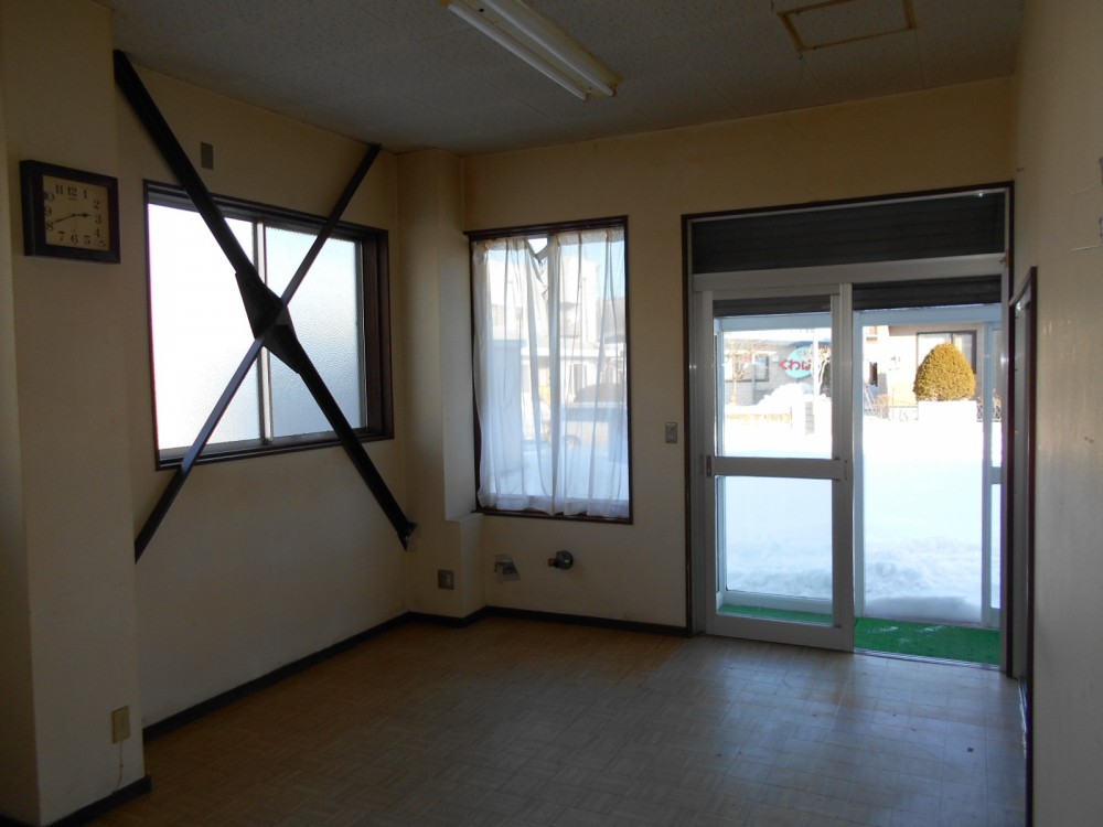 浦幌町倉庫兼事務所 内観