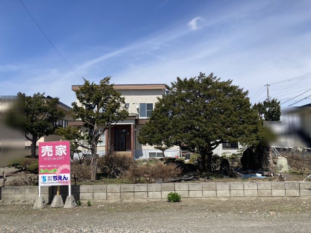 西１２条南３１丁目【広大な敷地！約２２７.９４坪！】 内観