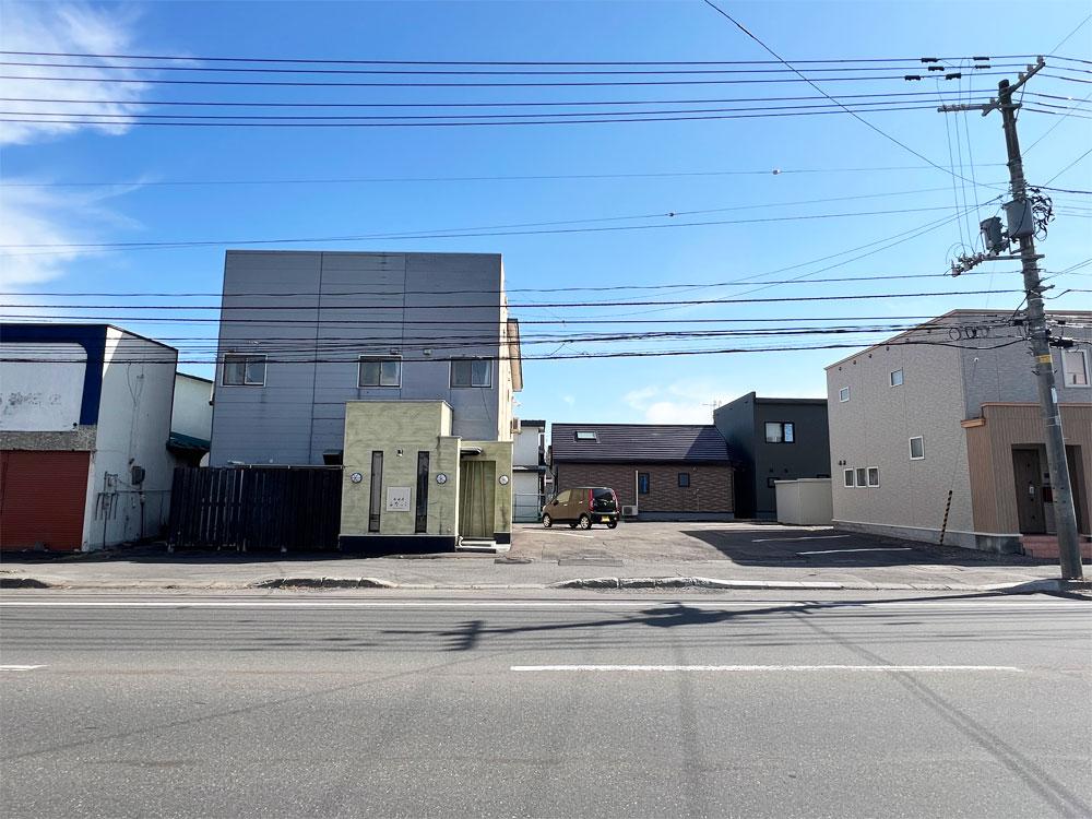 すぐに開店可能　広い駐車場付で11台可　居酒屋店舗兼住宅