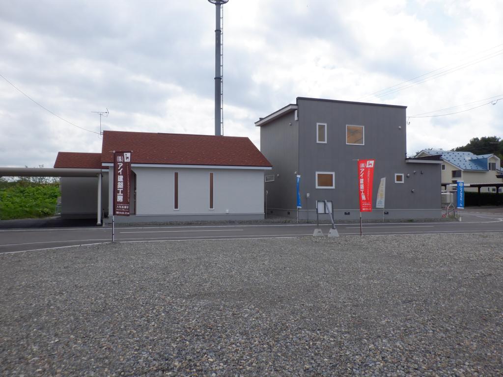 【駐車や車の出入りがしやすい三方道路】 106.36坪 内観