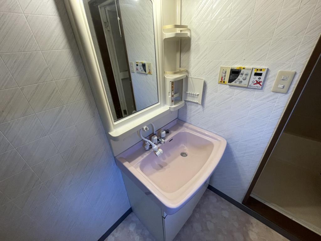 ※価格改定※♪南西角地♪西４南２８＿中古住宅 内観