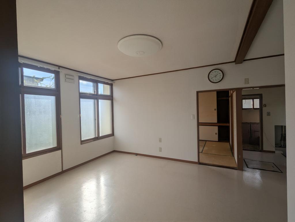 【中古住宅】音更町柳町仲区4番地2 内観