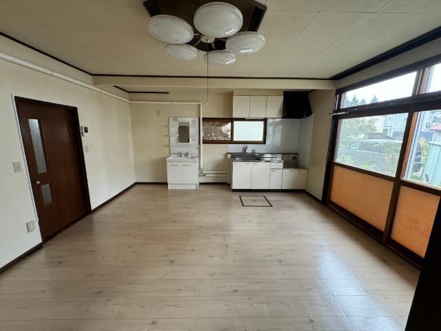 収益戸建３棟　緑ケ丘東通東３，４，１２ 内観