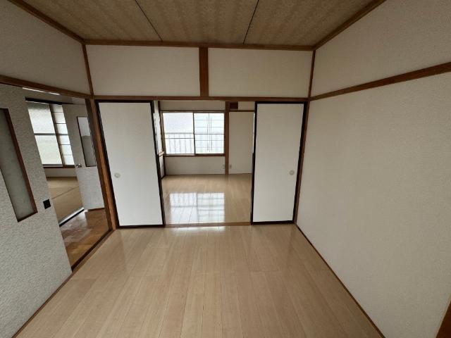 収益戸建３棟　緑ケ丘東通東３，４，１２ 内観
