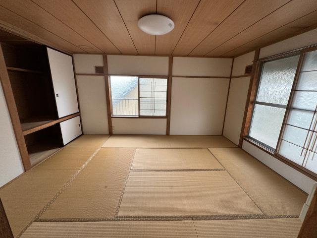 収益戸建３棟　緑ケ丘東通東３，４，１２ 内観