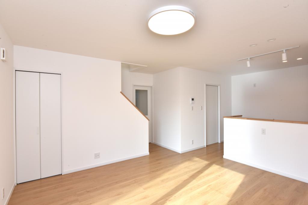 南鈴蘭新築住宅 内観