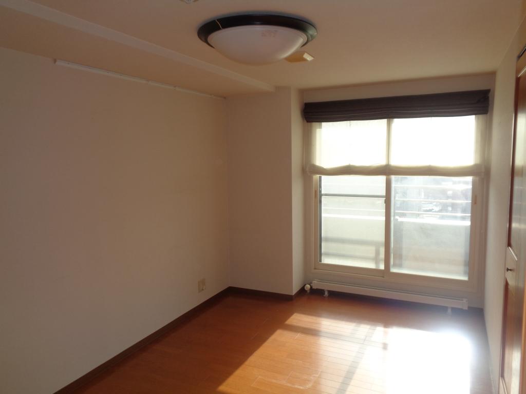 リブウェル大通1101　最上階　角部屋　4LDK  ※リフォーム中！キレイになります！ 内観