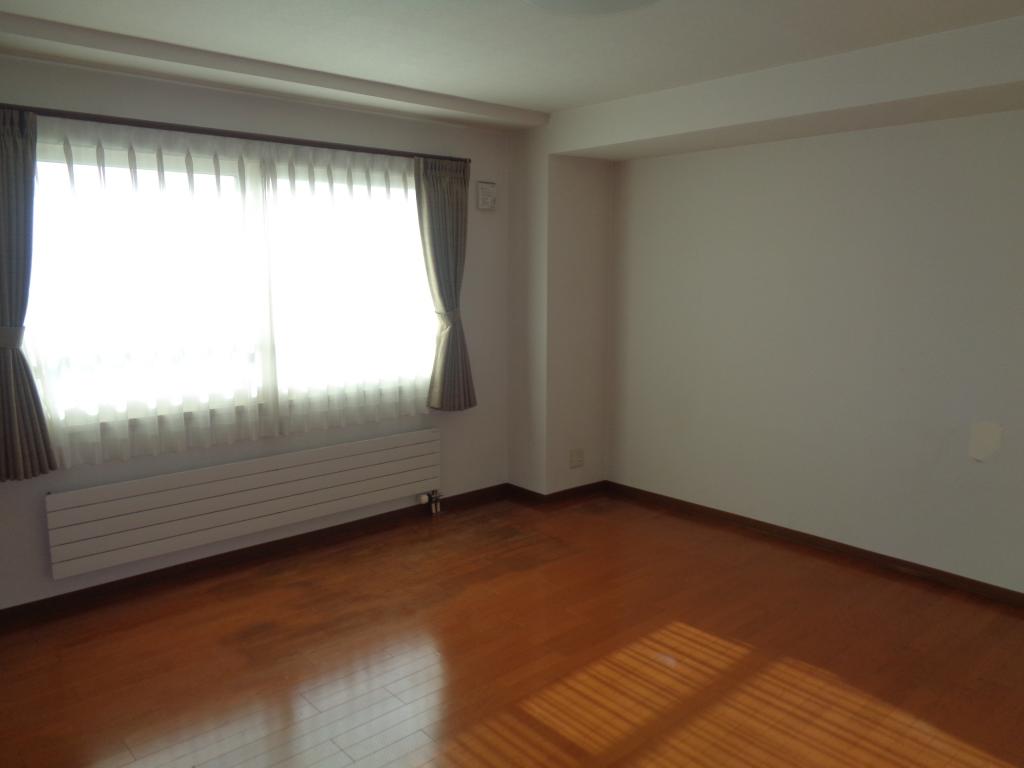 リブウェル大通1101　最上階　角部屋　4LDK  ※リフォーム中！キレイになります！ 内観