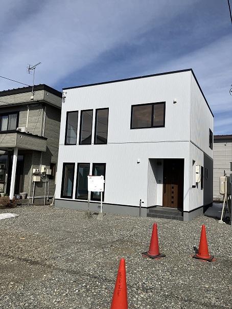  リビング吹抜けで開放的！帯広市西２４条