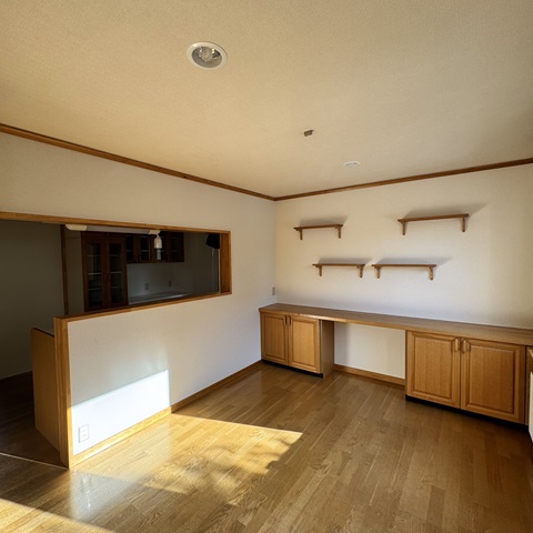 【売家】帯広市西23条南4丁目15番13☆北東角地、広々約43坪のお家☆ 内観