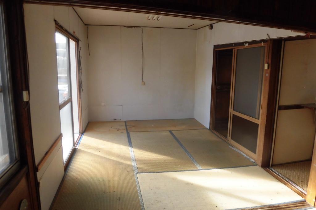 池田町字利別西町2番地11【売土地（上物中古住宅有）：41.41坪】 内観