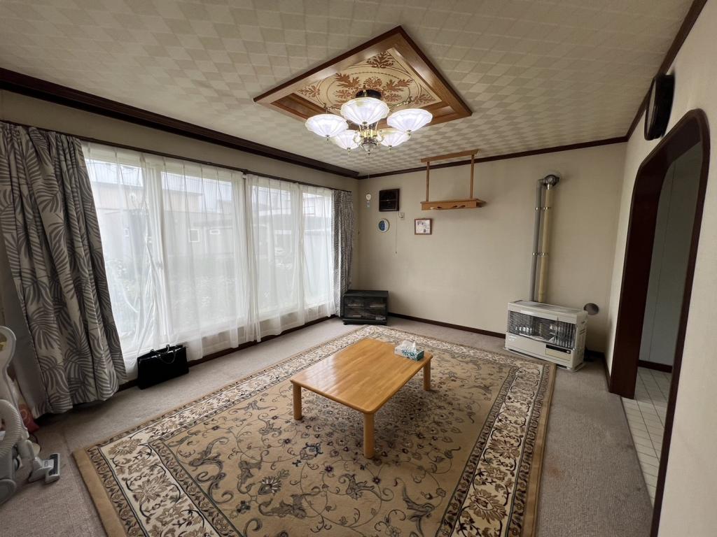 ダイイチ近く♪ 南向き♪　芽室町東6-8＿中古住宅 内観