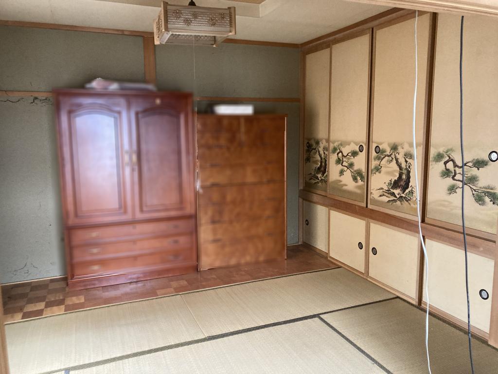西１６条南３０丁目【南道路付き！リノベーション向け平家建！】 内観