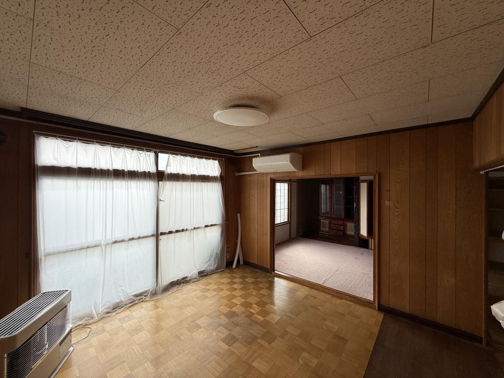 ＼リノベに最適／中古住宅７５０万 内観