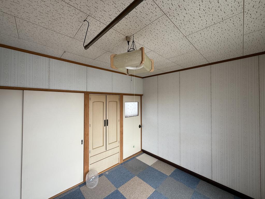 ＼リノベに最適／中古住宅７５０万 内観