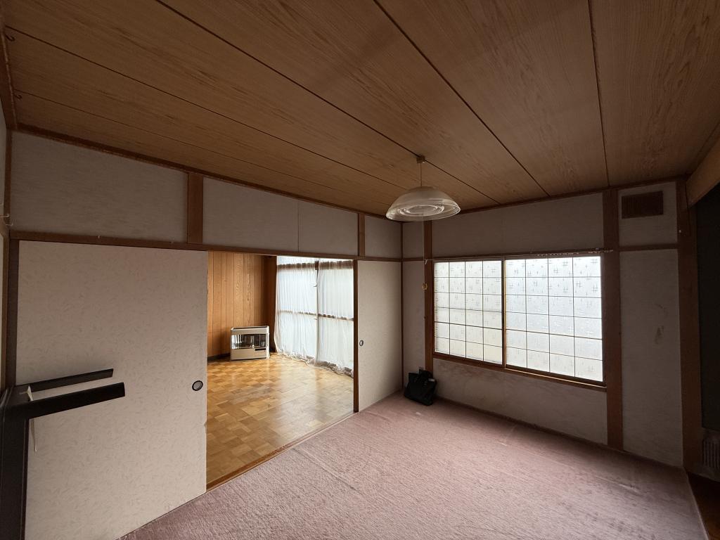 ＼リノベに最適／中古住宅６００万 内観