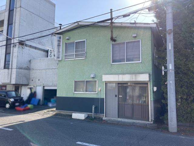 東５条南５丁目【電信通り至近！敷地広々約１００坪！】 内観