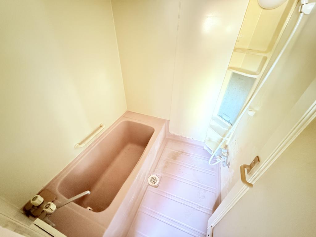 西16条南30丁目の中古戸建　延床150㎡越えのリノベ向け物件♪  内観