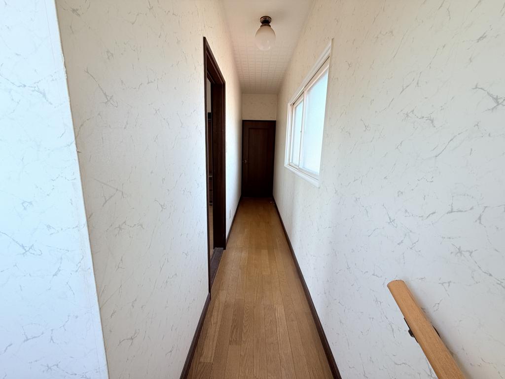 西16条南30丁目の中古戸建　延床150㎡越えのリノベ向け物件♪  内観