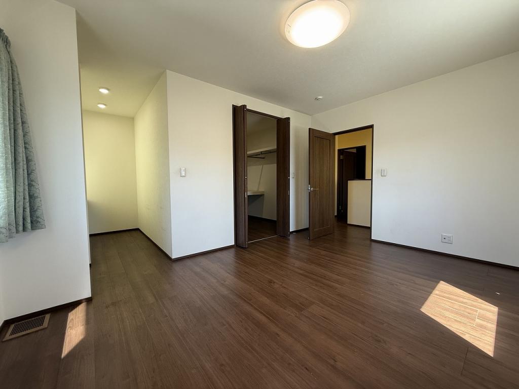 帯広市西１６条南４丁目20番7号　二世帯住宅 内観