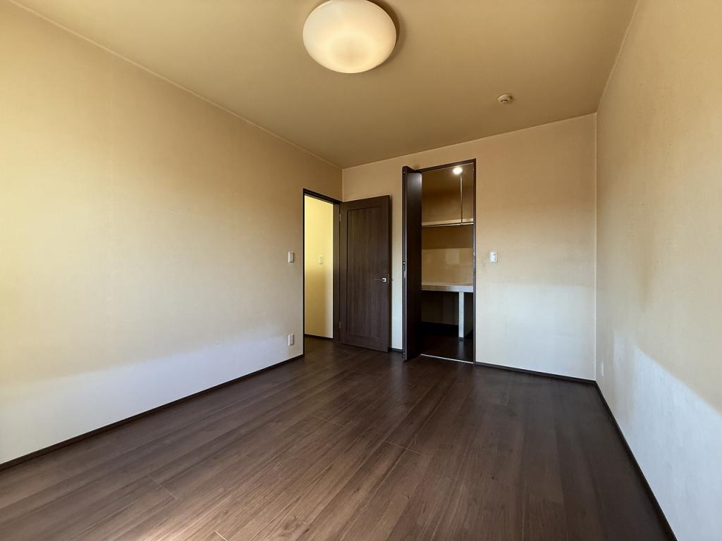 帯広市西１６条南４丁目20番7号　二世帯住宅 内観