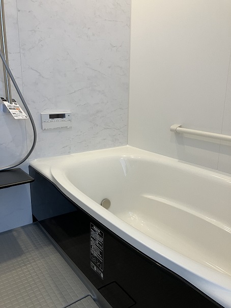 リビング吹抜けで開放的！西２４南２           内観