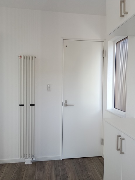 リビング吹抜けで開放的！西２４南２           内観