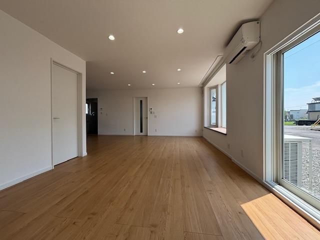 ★リフォーム済みの住宅です・駐車３台可能・南道路で陽当たり良好★帯広市西１７条北２丁目　売中古住宅 内観