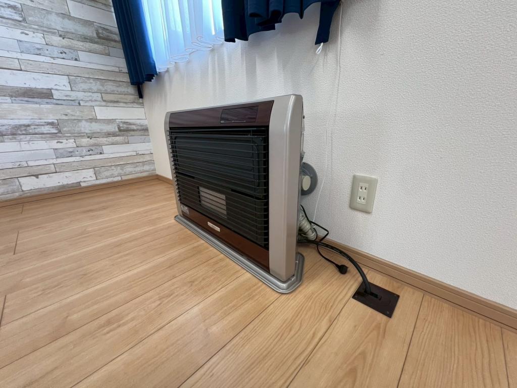 【写真追加】設備充実でフルリフォーム済♪　土地２３７坪♪　西7北5＿事務所 内観