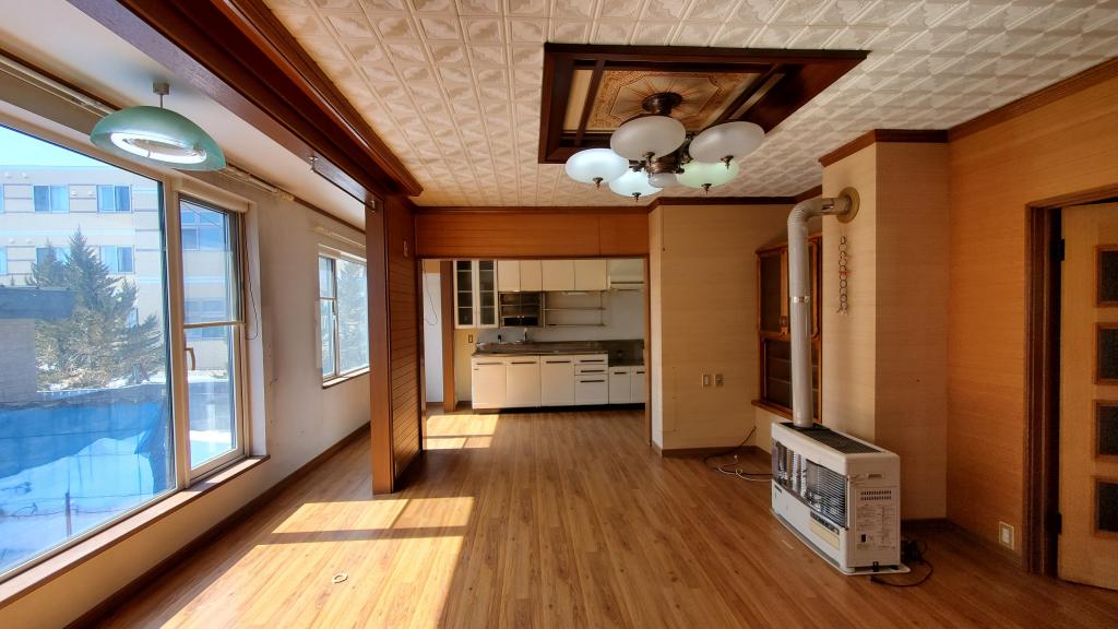価格変更！　幕別町札内西町　売家　リフォーム向け住宅 -  内観