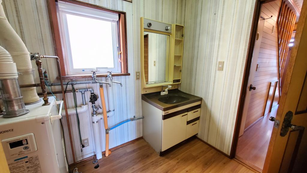 価格変更！　幕別町札内西町　売家　リフォーム向け住宅 -  内観