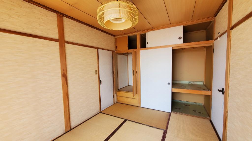 価格変更！　幕別町札内西町　売家　リフォーム向け住宅 -  内観