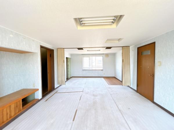 【リフォーム中・静かな住宅街】 北海道河西郡芽室町東8条３丁目2-3 内観