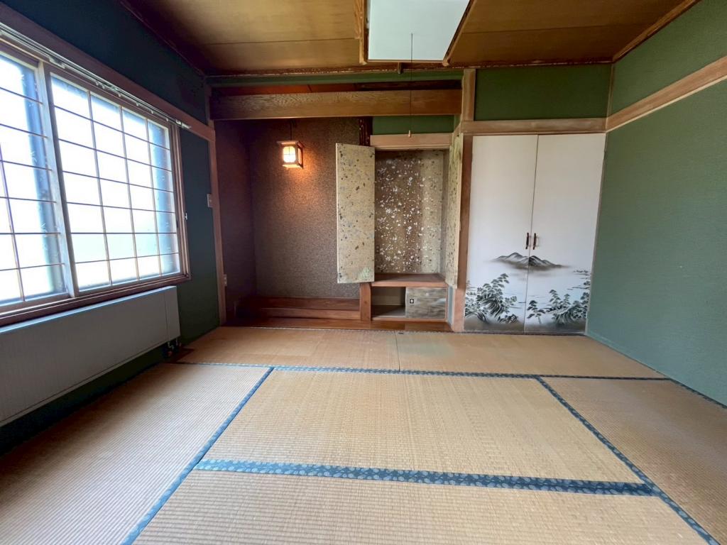 【中古住宅】　帯広市西10条南41丁目　5LDK　地下室あり 内観