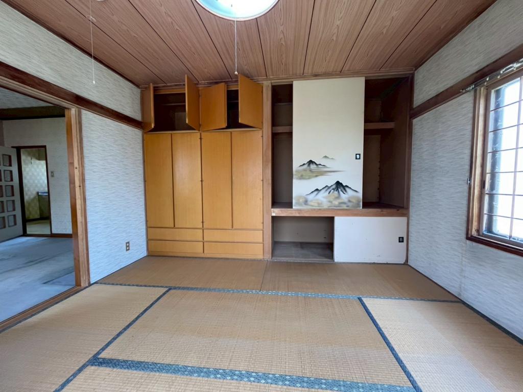 【中古住宅】　帯広市西10条南41丁目　5LDK　地下室あり 内観