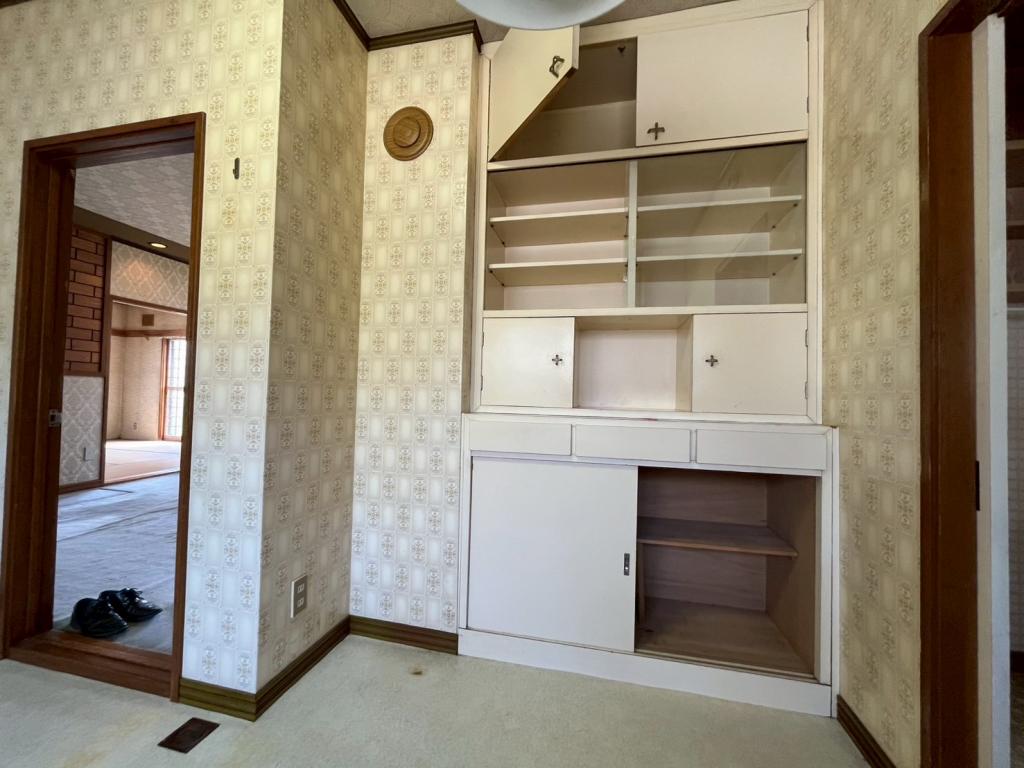 【中古住宅】　帯広市西10条南41丁目　5LDK　地下室あり 内観