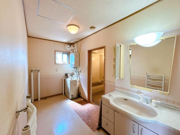 【充実の子育て環境】帯広市西十二条北７丁目　戸建て 内観