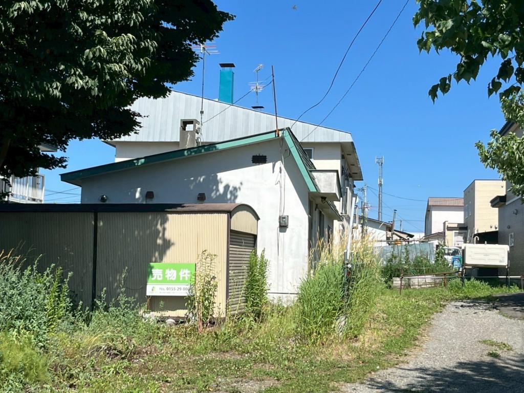 ★売土地★　帯広市西15条南14丁目　解体更地渡し・建築条件なし・約53坪