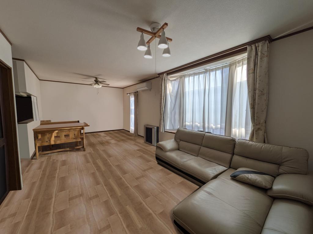 幕別町札内青葉町中古戸建 内観