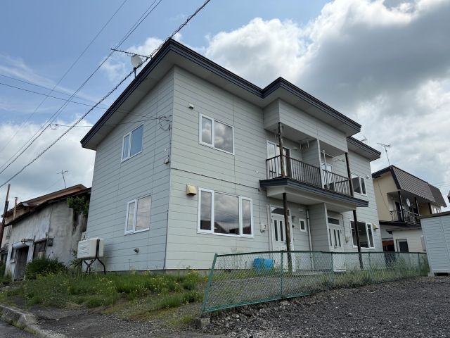 本別町南２丁目【新オーナー様募集！１棟２戸(２ＬＤＫ)】 外観