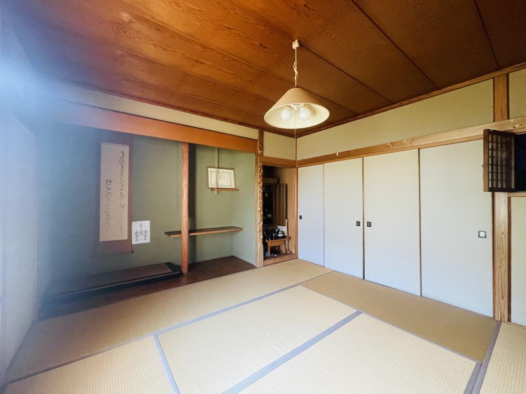 緑陽台北区　ビルトインガレージのある中古住宅 内観