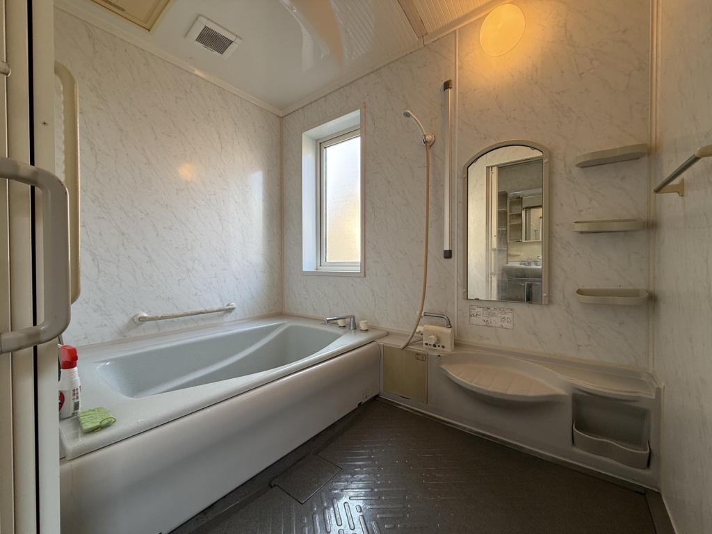 帯広市大空町７丁目【人気の南道路付で日当り良好！】 内観