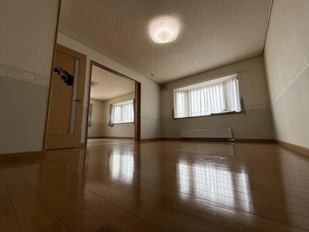 帯広市大空町７丁目【人気の南道路付で日当り良好！】 内観