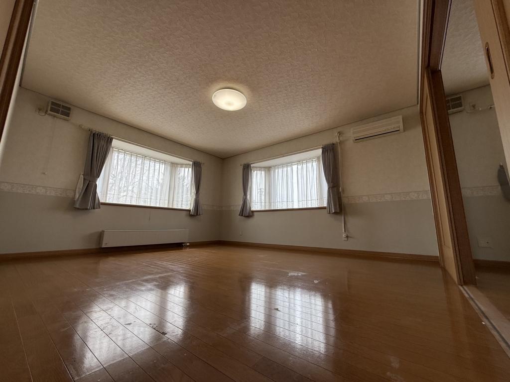 帯広市大空町７丁目【人気の南道路付で日当り良好！】 内観