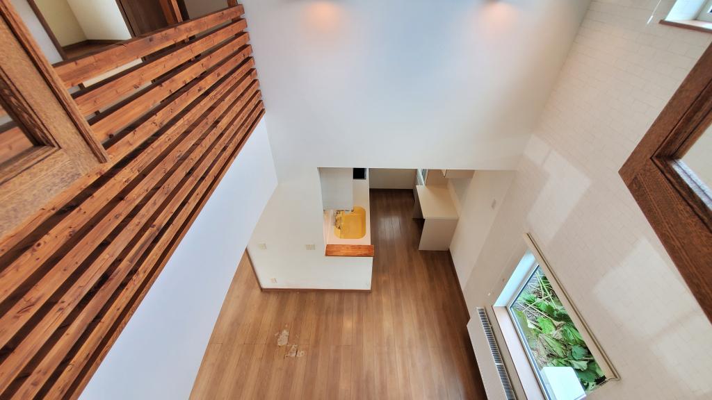 価格改定！帯広市西21条南3丁目　南向き住宅　開西小区域　吹抜けあり  内観