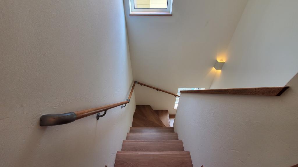 価格改定！帯広市西21条南3丁目　南向き住宅　開西小区域　吹抜けあり  内観