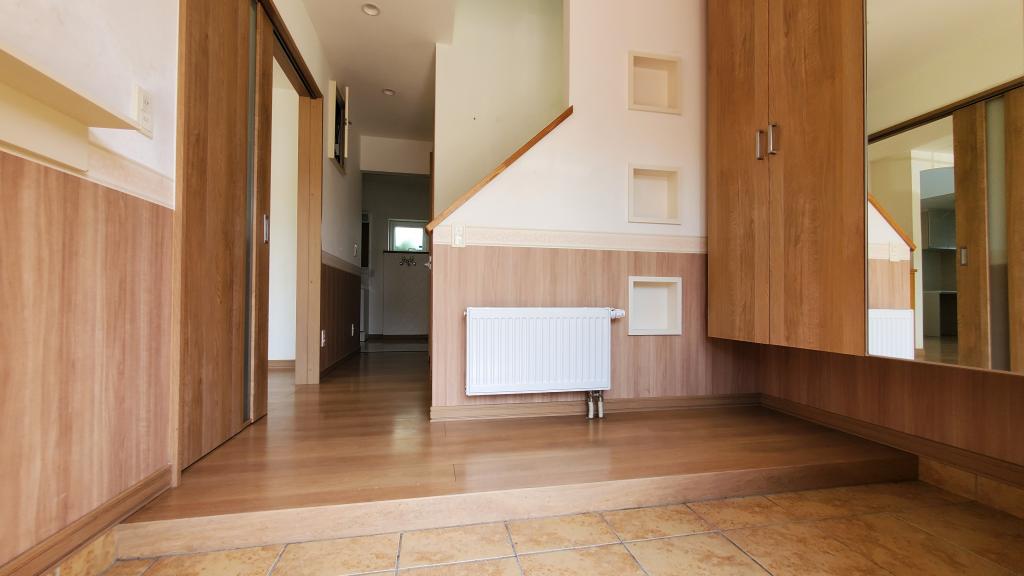 価格改定！帯広市西21条南3丁目　南向き住宅　開西小区域　吹抜けあり  内観