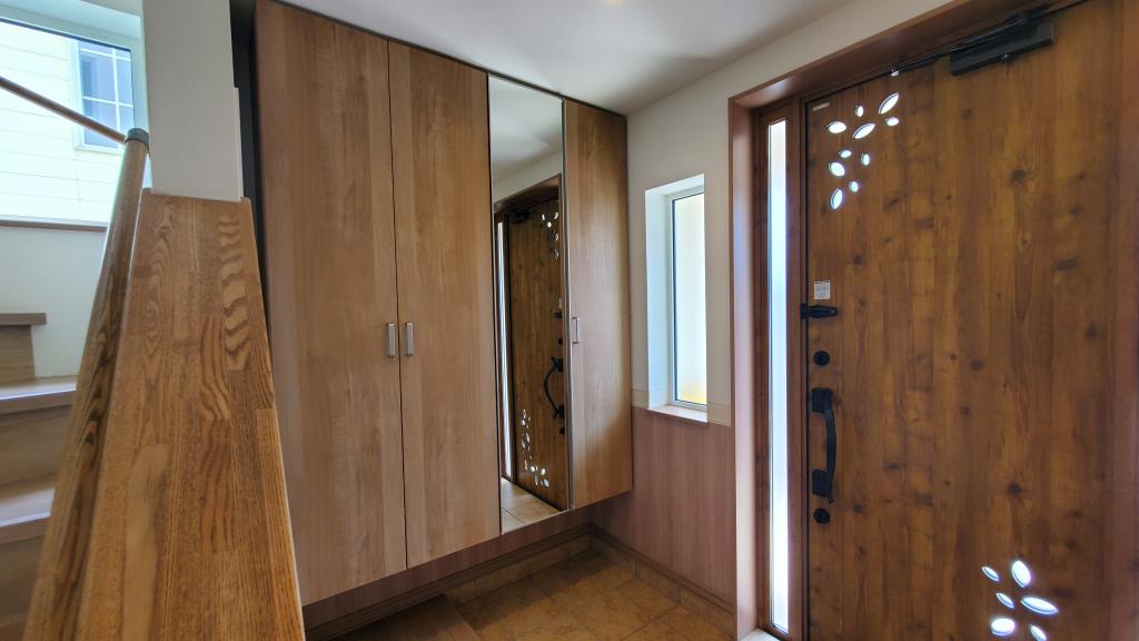 価格改定！帯広市西21条南3丁目　南向き住宅　開西小区域　吹抜けあり  内観