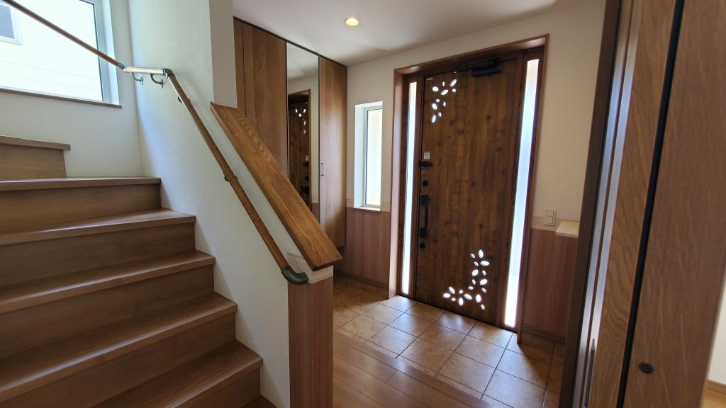 価格改定！帯広市西21条南3丁目　南向き住宅　開西小区域　吹抜けあり  内観