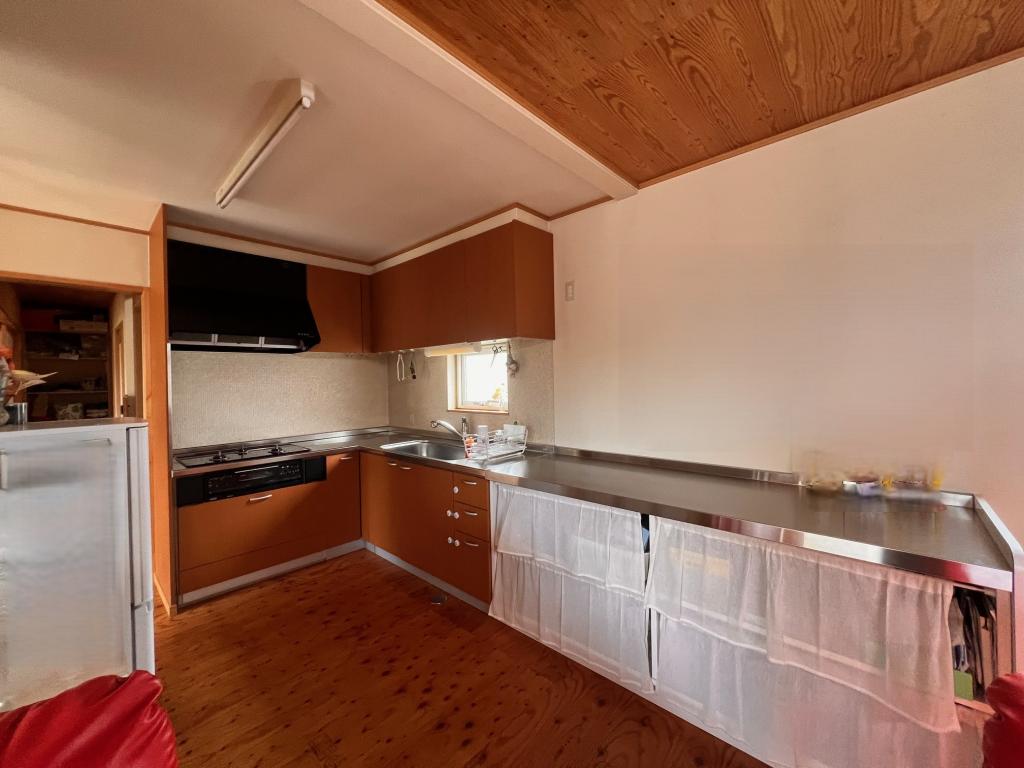 西13南29【3LDK+1R】2世帯向き住宅　南西角地 内観